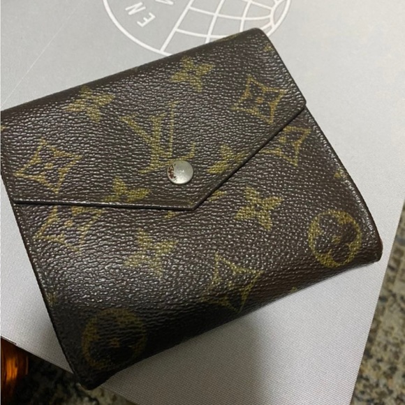 LV wallet - Picture 1 of 5